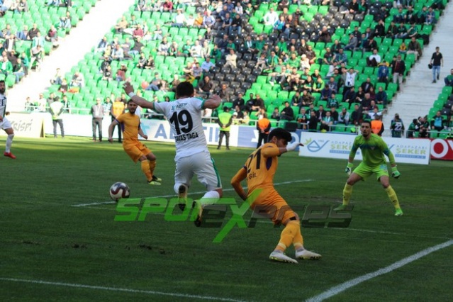 Sakaryaspor-Eyüpspor maçı fotoğraflar