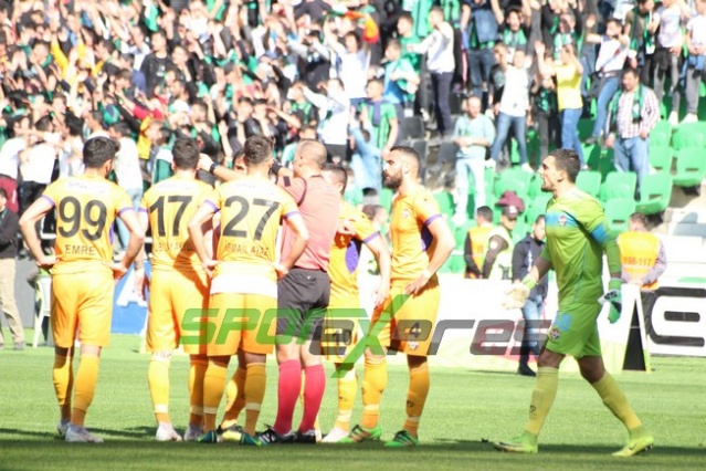 Sakaryaspor-Eyüpspor maçı fotoğraflar