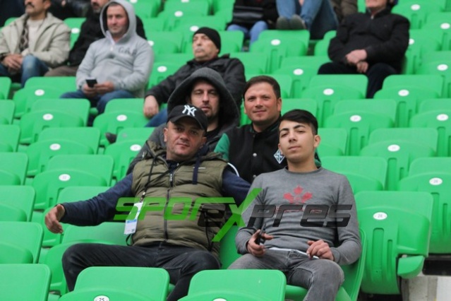 Sakaryaspor-İnegölspor maçının fotoğrafları