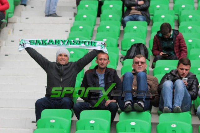 Sakaryaspor-İnegölspor maçının fotoğrafları