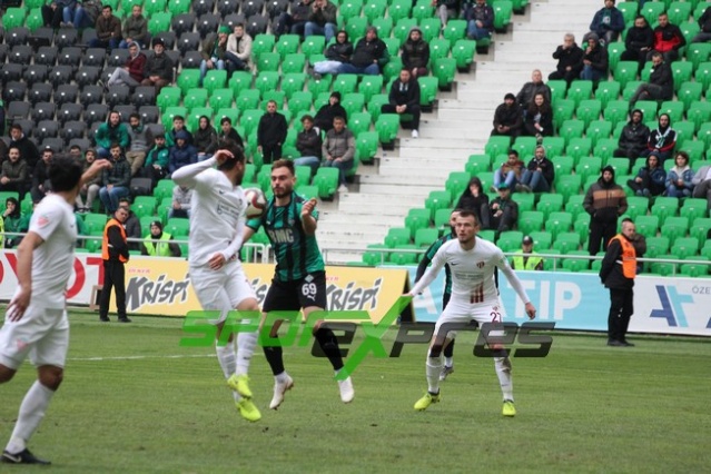 Sakaryaspor-İnegölspor maçının fotoğrafları