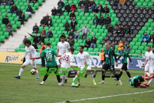Sakaryaspor-İnegölspor maçının fotoğrafları