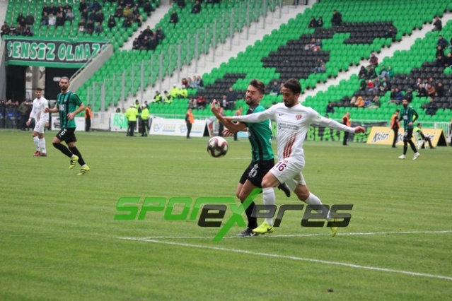 Sakaryaspor-İnegölspor maçının fotoğrafları
