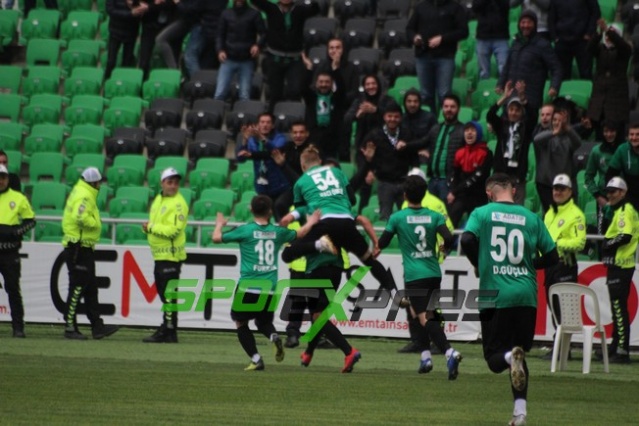 Sakaryaspor-İnegölspor maçının fotoğrafları