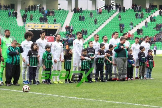Sakaryaspor-İnegölspor maçının fotoğrafları