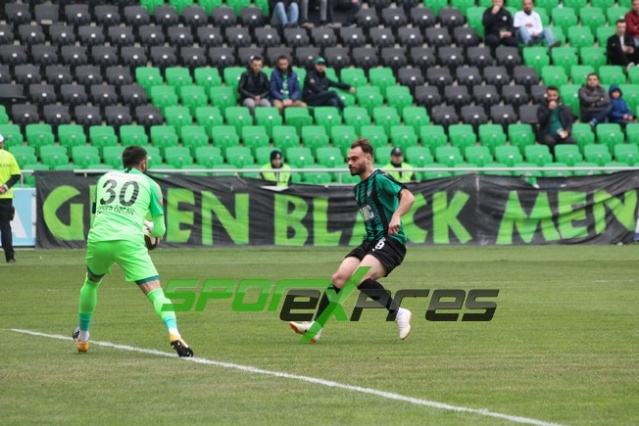 Sakaryaspor-İnegölspor maçının fotoğrafları