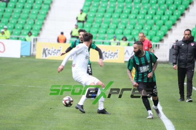 Sakaryaspor-İnegölspor maçının fotoğrafları