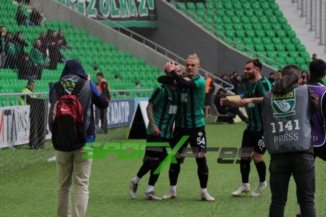 Sakaryaspor-İnegölspor maçının fotoğrafları