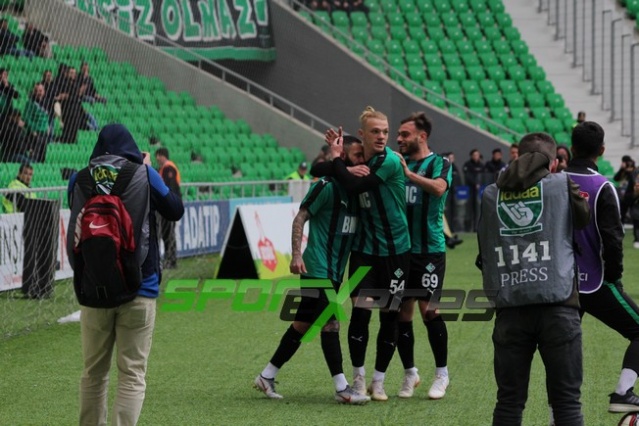 Sakaryaspor-İnegölspor maçının fotoğrafları