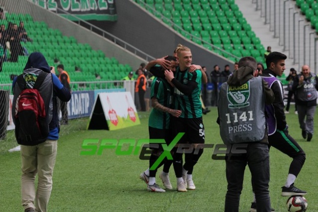 Sakaryaspor-İnegölspor maçının fotoğrafları