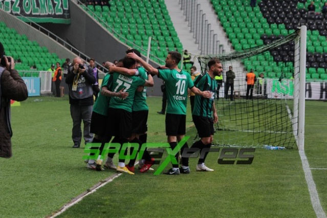 Sakaryaspor-İnegölspor maçının fotoğrafları