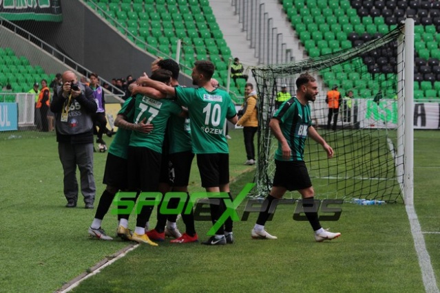 Sakaryaspor-İnegölspor maçının fotoğrafları