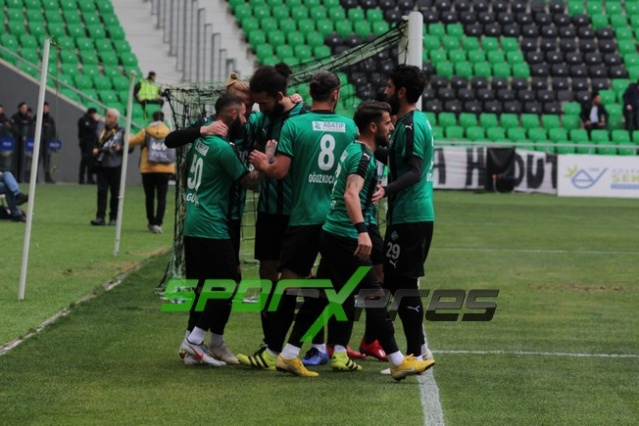 Sakaryaspor-İnegölspor maçının fotoğrafları