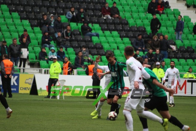 Sakaryaspor-İnegölspor maçının fotoğrafları