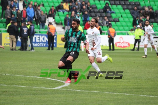 Sakaryaspor-İnegölspor maçının fotoğrafları