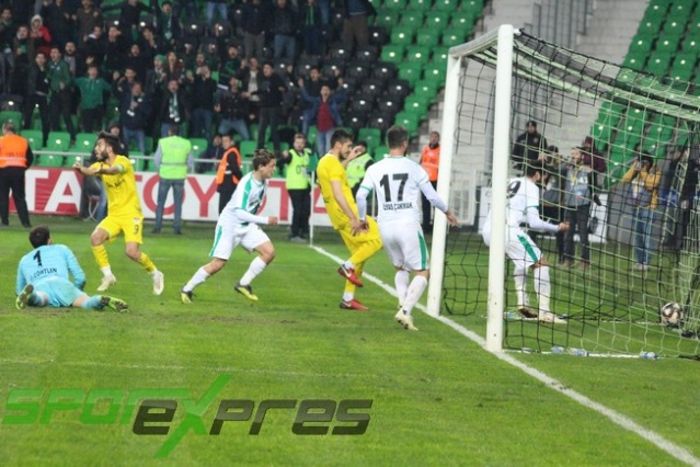 Sakaryaspor-Manisaspor maçı fotoğrafları