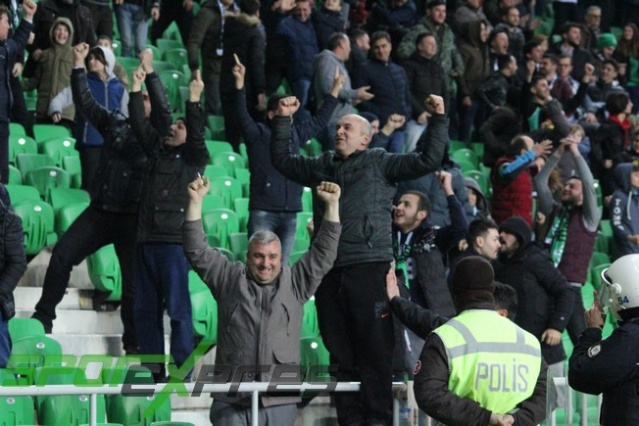 Sakaryaspor-Manisaspor maçı fotoğrafları