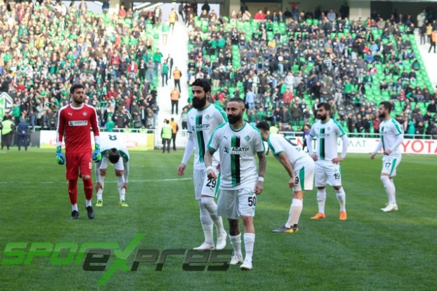 Sakaryaspor-Manisaspor maçı fotoğrafları