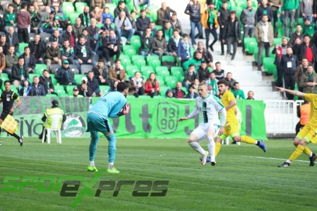 Sakaryaspor-Manisaspor maçı fotoğrafları