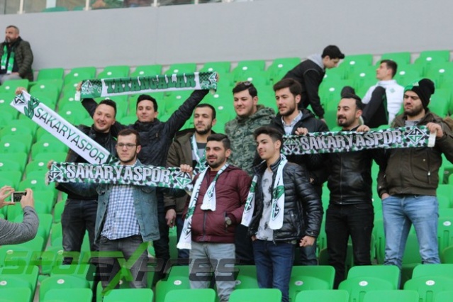 Sakaryaspor-Manisaspor maçı fotoğrafları