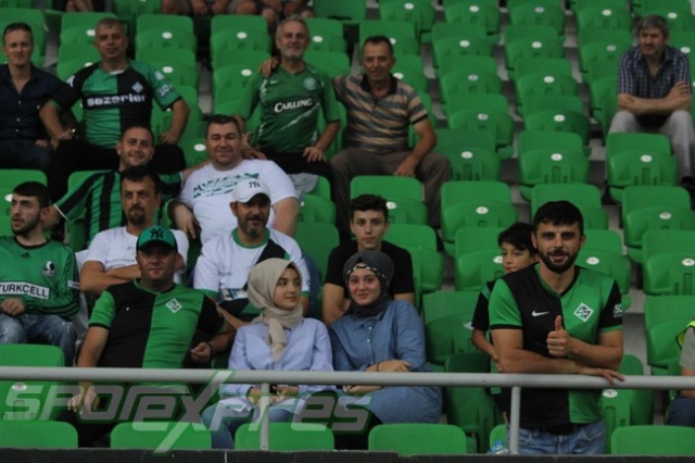 Sakaryaspor-Rapid Bükreş maçı fotoğrafları