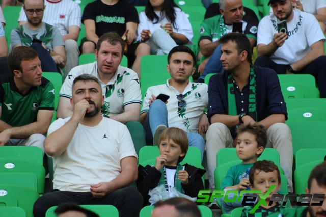 Sakaryaspor-Ümraniyespor maçından fotoğraflar