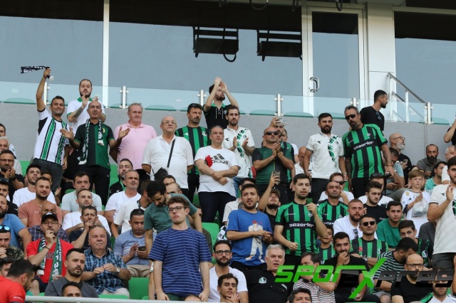 Sakaryaspor-Ümraniyespor maçından fotoğraflar
