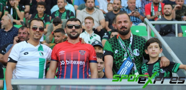 Sakaryaspor-Ümraniyespor maçından fotoğraflar