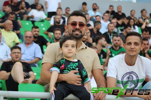 Sakaryaspor-Ümraniyespor maçından fotoğraflar
