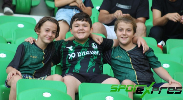 Sakaryaspor-Ümraniyespor maçından fotoğraflar