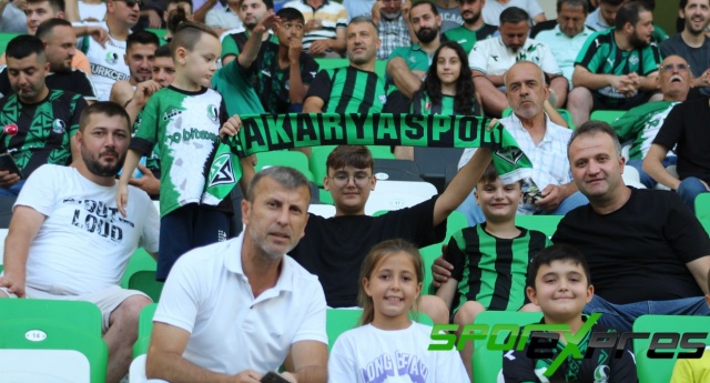 Sakaryaspor-Ümraniyespor maçından fotoğraflar