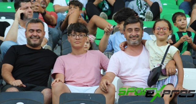 Sakaryaspor-Ümraniyespor maçından fotoğraflar