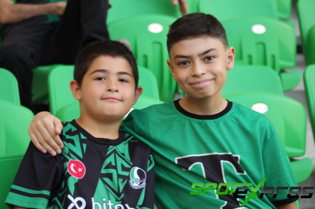 Sakaryaspor-Ümraniyespor maçından fotoğraflar