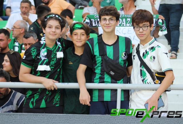 Sakaryaspor-Ümraniyespor maçından fotoğraflar