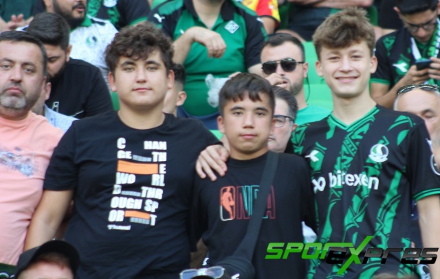 Sakaryaspor-Ümraniyespor maçından fotoğraflar