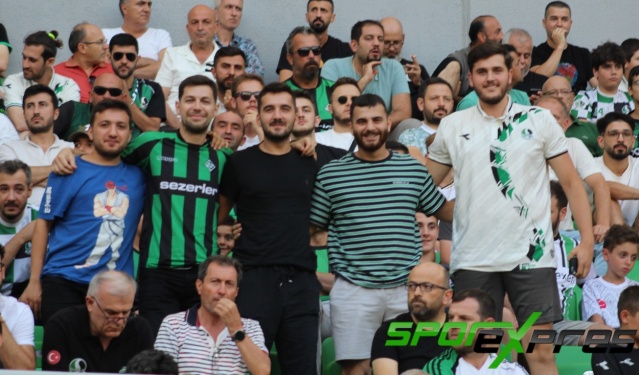 Sakaryaspor-Ümraniyespor maçından fotoğraflar