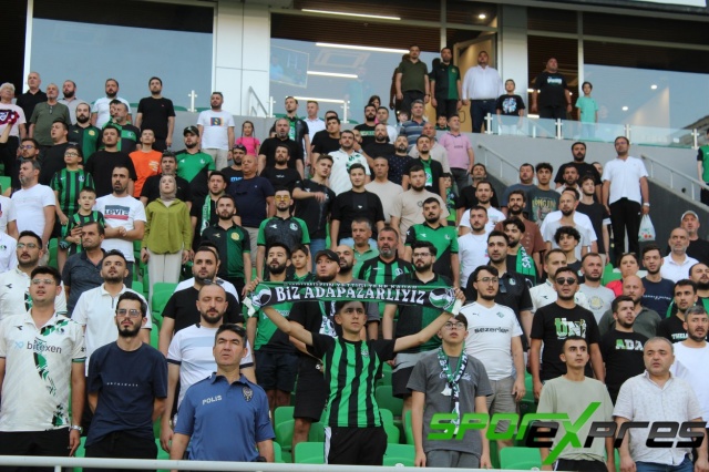 Sakaryaspor-Ümraniyespor maçından fotoğraflar