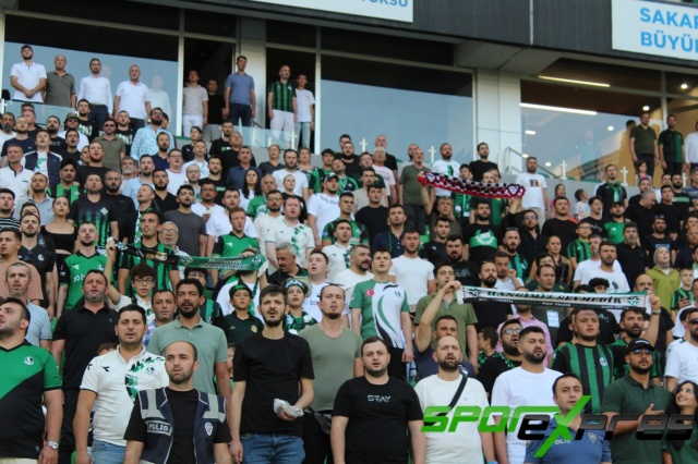 Sakaryaspor-Ümraniyespor maçından fotoğraflar