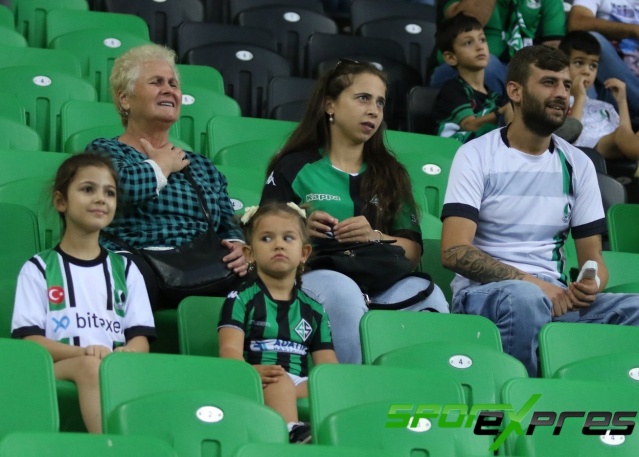 Sakaryaspor-Ümraniyespor maçından fotoğraflar