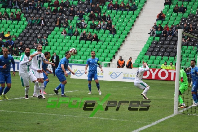 Sakaryaspor-Bodrumspor maçı fotoğrafları