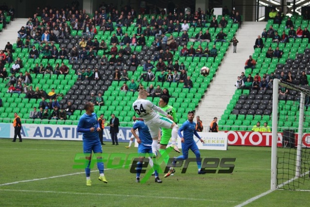 Sakaryaspor-Bodrumspor maçı fotoğrafları
