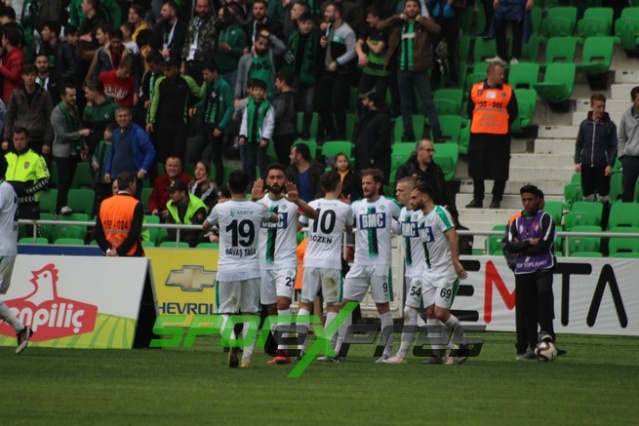 Sakaryaspor-Bodrumspor maçı fotoğrafları