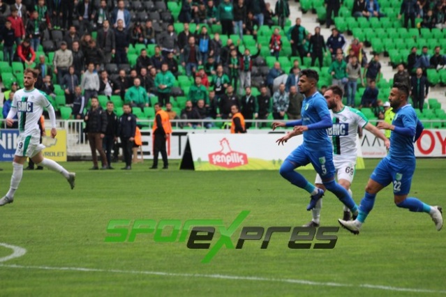 Sakaryaspor-Bodrumspor maçı fotoğrafları