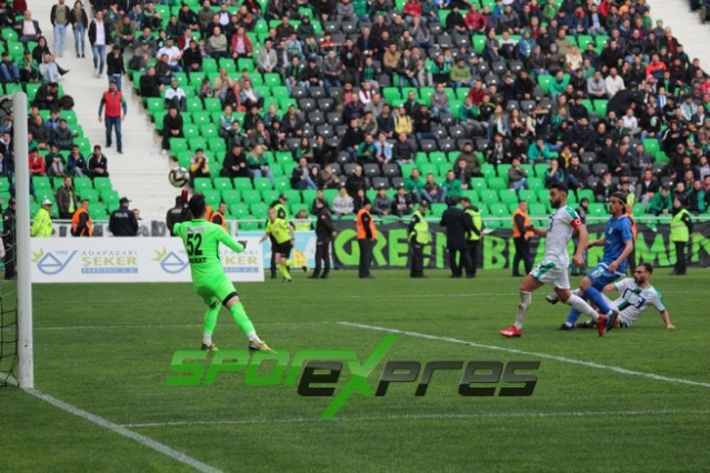 Sakaryaspor-Bodrumspor maçı fotoğrafları