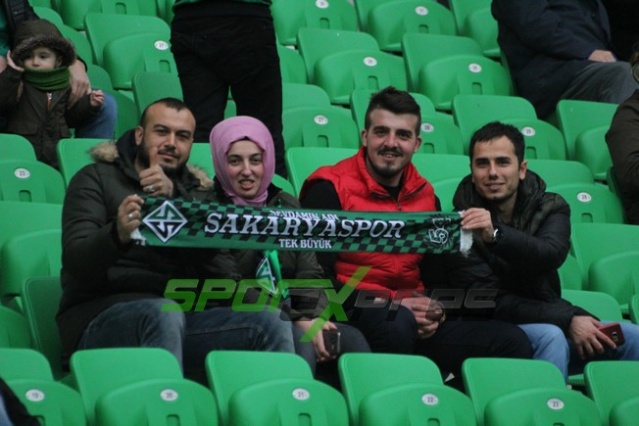 Sakaryaspor-Gümüşhanespor maçı fotoğrafları