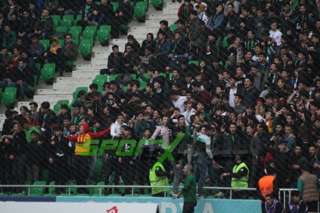 Sakaryaspor-Gümüşhanespor maçı fotoğrafları
