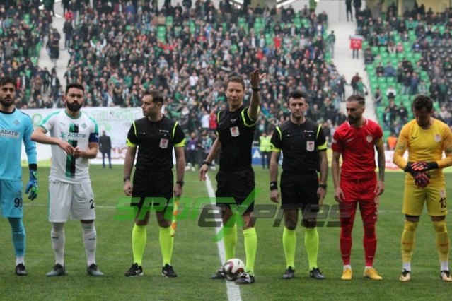 Sakaryaspor-Gümüşhanespor maçı fotoğrafları