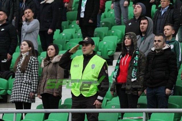 Sakaryaspor-Gümüşhanespor maçı fotoğrafları