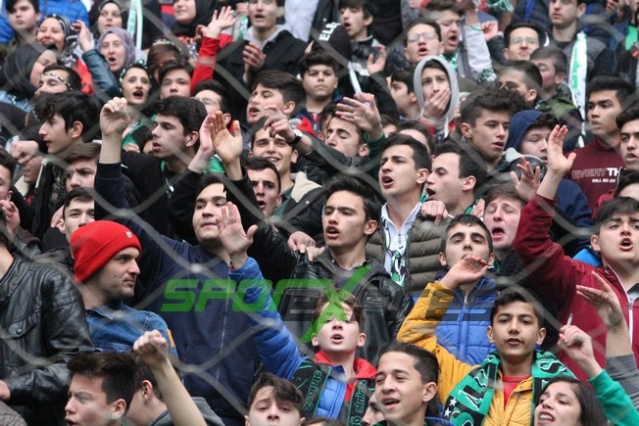 Sakaryaspor-Gümüşhanespor maçı fotoğrafları