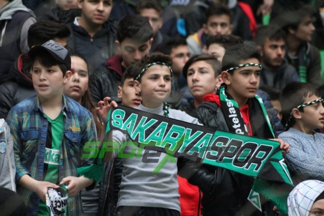 Sakaryaspor-Gümüşhanespor maçı fotoğrafları